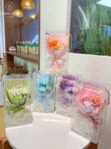 33048Carnation Box